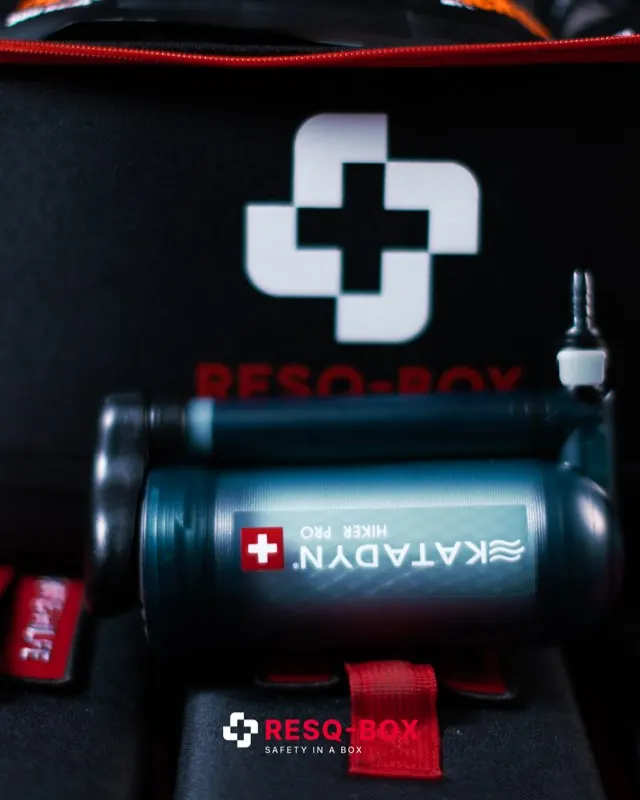 Katadyn Wasserfilter vor der RESQ-BOX Tasche